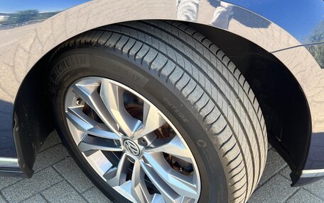 Volkswagen Passat B8 рестайлинг, 2015 год, 1 870 000 рублей, 13 фотография
