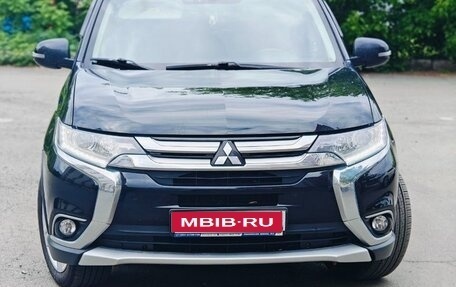 Mitsubishi Outlander III рестайлинг 3, 2017 год, 2 400 000 рублей, 1 фотография