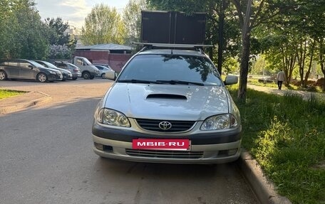 Toyota Avensis III рестайлинг, 2001 год, 220 000 рублей, 2 фотография