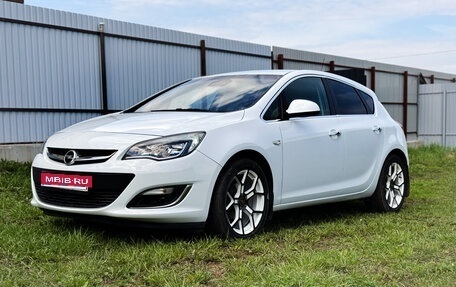 Opel Astra J, 2012 год, 900 000 рублей, 1 фотография
