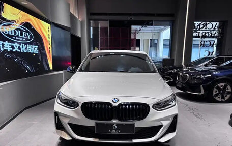 BMW 1 серия, 2022 год, 2 300 000 рублей, 2 фотография