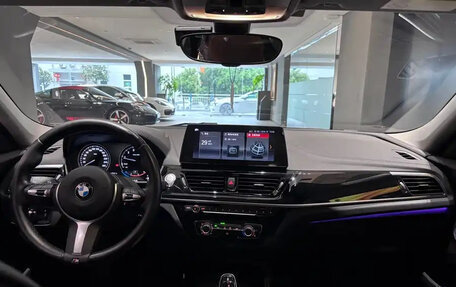 BMW 1 серия, 2022 год, 2 300 000 рублей, 10 фотография