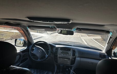 Toyota Land Cruiser 100 рестайлинг 2, 2005 год, 2 100 000 рублей, 6 фотография