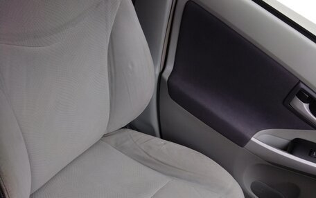Toyota Prius, 2010 год, 800 000 рублей, 3 фотография