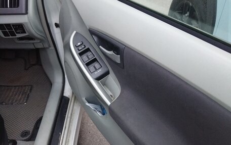 Toyota Prius, 2010 год, 800 000 рублей, 5 фотография