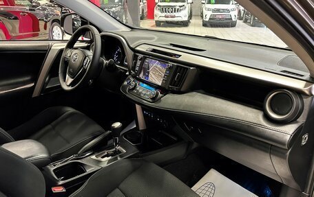 Toyota RAV4, 2017 год, 2 397 000 рублей, 17 фотография