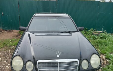 Mercedes-Benz E-Класс, 1998 год, 149 000 рублей, 2 фотография