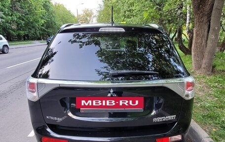 Mitsubishi Outlander III рестайлинг 3, 2013 год, 1 600 000 рублей, 9 фотография