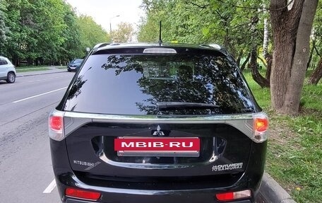Mitsubishi Outlander III рестайлинг 3, 2013 год, 1 600 000 рублей, 8 фотография