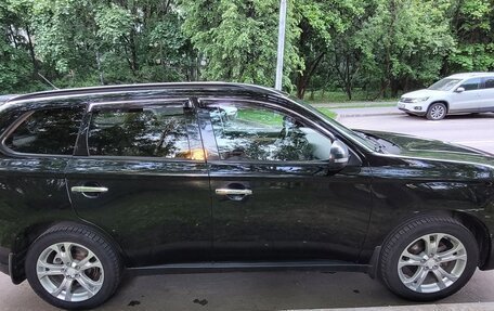 Mitsubishi Outlander III рестайлинг 3, 2013 год, 1 600 000 рублей, 12 фотография