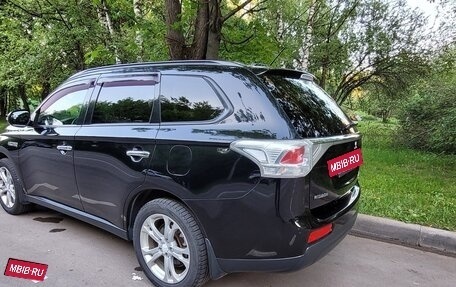 Mitsubishi Outlander III рестайлинг 3, 2013 год, 1 600 000 рублей, 11 фотография