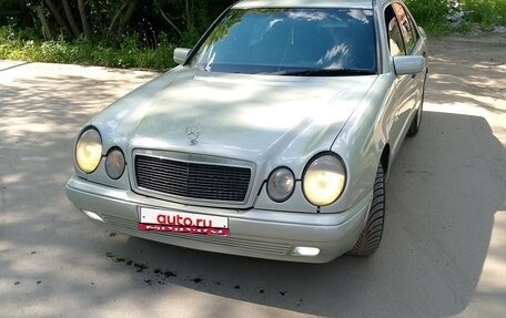 Mercedes-Benz E-Класс, 1996 год, 319 000 рублей, 1 фотография