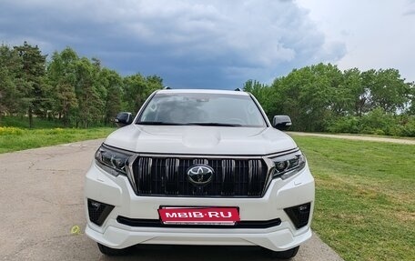 Toyota Land Cruiser Prado 150 рестайлинг 2, 2021 год, 8 750 000 рублей, 1 фотография