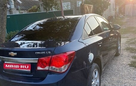 Chevrolet Cruze II, 2011 год, 666 000 рублей, 3 фотография