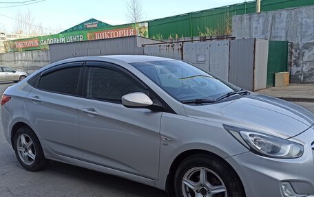 Hyundai Solaris II рестайлинг, 2013 год, 860 000 рублей, 3 фотография