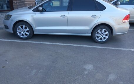 Volkswagen Polo VI (EU Market), 2012 год, 980 000 рублей, 3 фотография