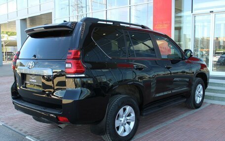 Toyota Land Cruiser Prado 150 рестайлинг 2, 2018 год, 3 890 000 рублей, 6 фотография