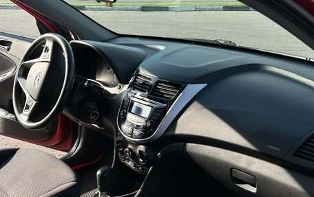 Hyundai Solaris II рестайлинг, 2012 год, 890 000 рублей, 5 фотография