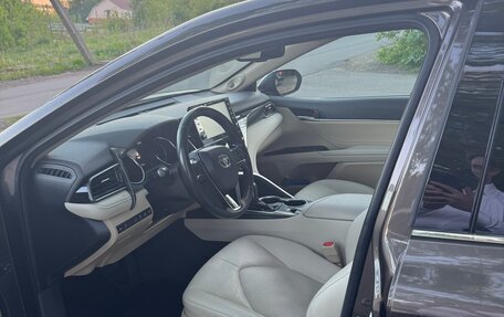 Toyota Camry, 2021 год, 3 600 000 рублей, 9 фотография