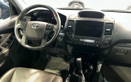 Toyota Land Cruiser Prado 120 рестайлинг, 2005 год, 2 499 900 рублей, 11 фотография