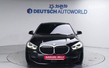 BMW 1 серия, 2022 год, 2 295 000 рублей, 3 фотография