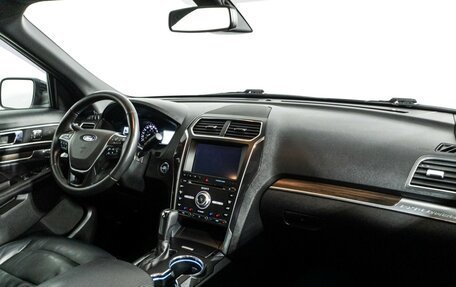 Ford Explorer VI, 2017 год, 2 349 700 рублей, 9 фотография