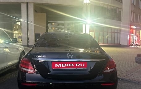 Mercedes-Benz E-Класс, 2018 год, 1 800 000 рублей, 4 фотография