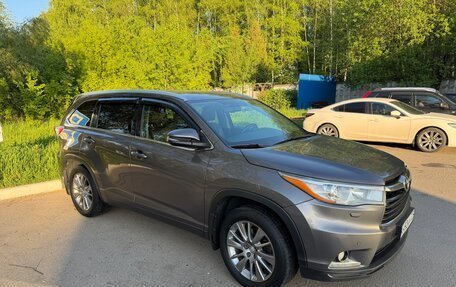 Toyota Highlander III, 2014 год, 2 550 000 рублей, 3 фотография