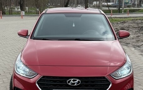 Hyundai Solaris II рестайлинг, 2017 год, 1 450 000 рублей, 2 фотография