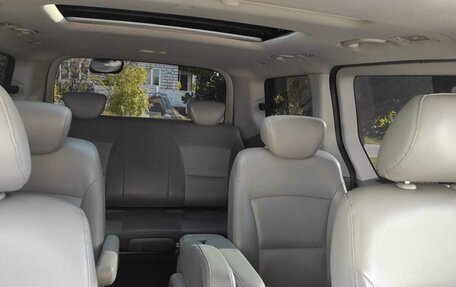 Hyundai Grand Starex Grand Starex I рестайлинг 2, 2014 год, 2 100 000 рублей, 4 фотография