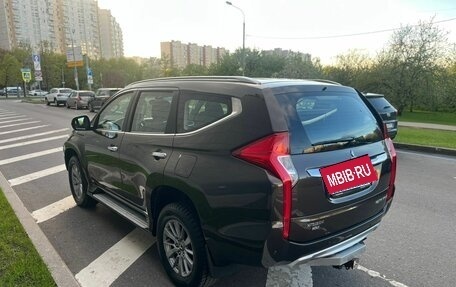 Mitsubishi Pajero Sport III рестайлинг, 2017 год, 2 780 000 рублей, 4 фотография