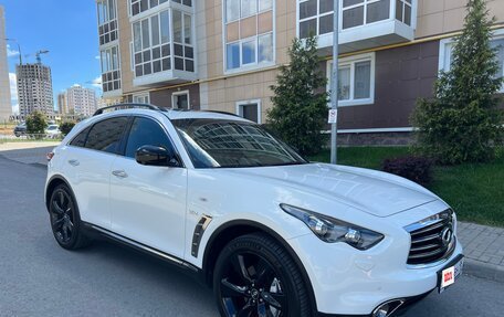 Infiniti QX70, 2014 год, 3 199 000 рублей, 6 фотография