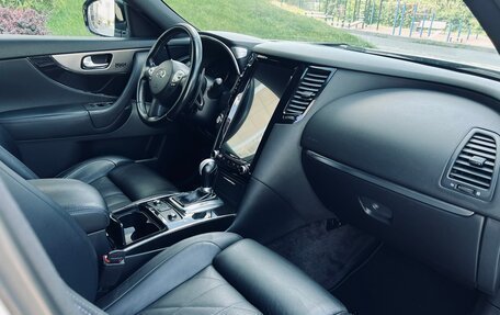 Infiniti QX70, 2014 год, 3 199 000 рублей, 13 фотография