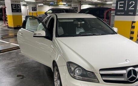 Mercedes-Benz C-Класс, 2011 год, 1 500 000 рублей, 2 фотография