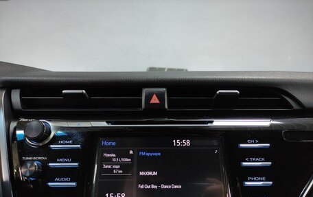 Toyota Camry, 2018 год, 2 058 000 рублей, 15 фотография