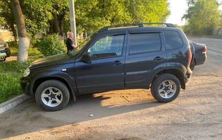 Chevrolet Niva I рестайлинг, 2012 год, 590 000 рублей, 2 фотография