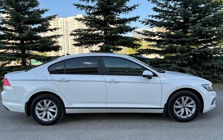 Volkswagen Passat B8 рестайлинг, 2021 год, 2 850 000 рублей, 3 фотография