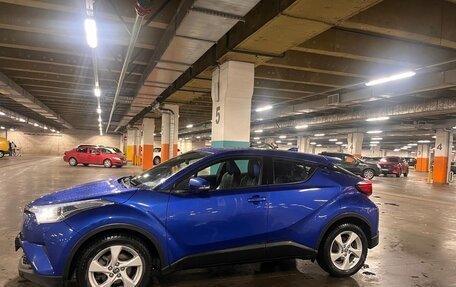 Toyota C-HR I рестайлинг, 2019 год, 2 000 000 рублей, 6 фотография