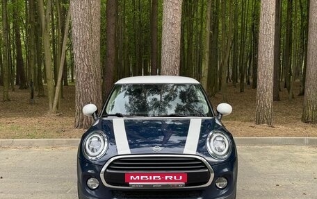 MINI Hatch, 2018 год, 1 800 000 рублей, 2 фотография