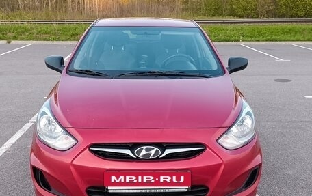Hyundai Solaris II рестайлинг, 2013 год, 700 000 рублей, 2 фотография