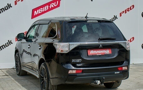 Mitsubishi Outlander III рестайлинг 3, 2013 год, 1 690 000 рублей, 4 фотография