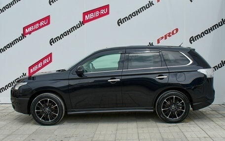 Mitsubishi Outlander III рестайлинг 3, 2013 год, 1 690 000 рублей, 7 фотография