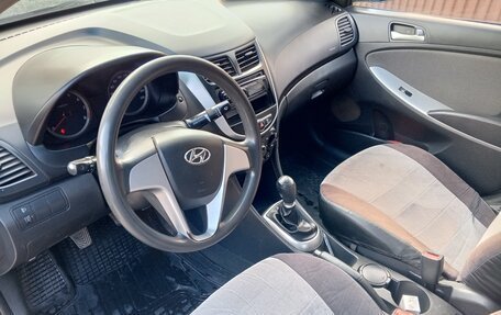 Hyundai Solaris II рестайлинг, 2011 год, 550 000 рублей, 4 фотография