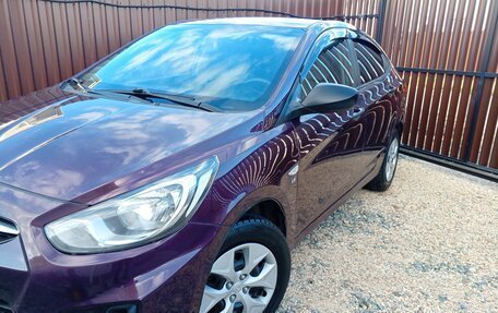 Hyundai Solaris II рестайлинг, 2011 год, 550 000 рублей, 5 фотография