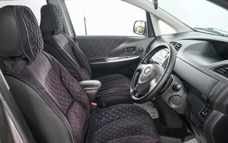 Toyota Ractis I, 2006 год, 729 000 рублей, 6 фотография