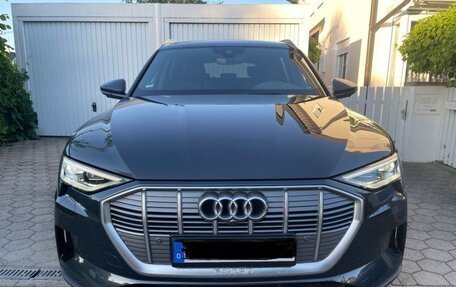 Audi e-tron I, 2022 год, 4 532 983 рублей, 2 фотография
