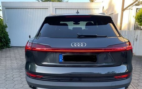 Audi e-tron I, 2022 год, 4 532 983 рублей, 5 фотография