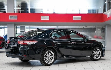 Toyota Camry, 2018 год, 2 349 000 рублей, 2 фотография