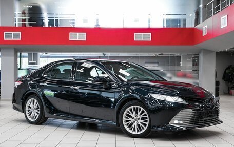 Toyota Camry, 2018 год, 2 349 000 рублей, 3 фотография