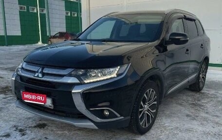 Mitsubishi Outlander III рестайлинг 3, 2015 год, 1 520 000 рублей, 2 фотография